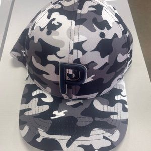 Puma camo hat one size!